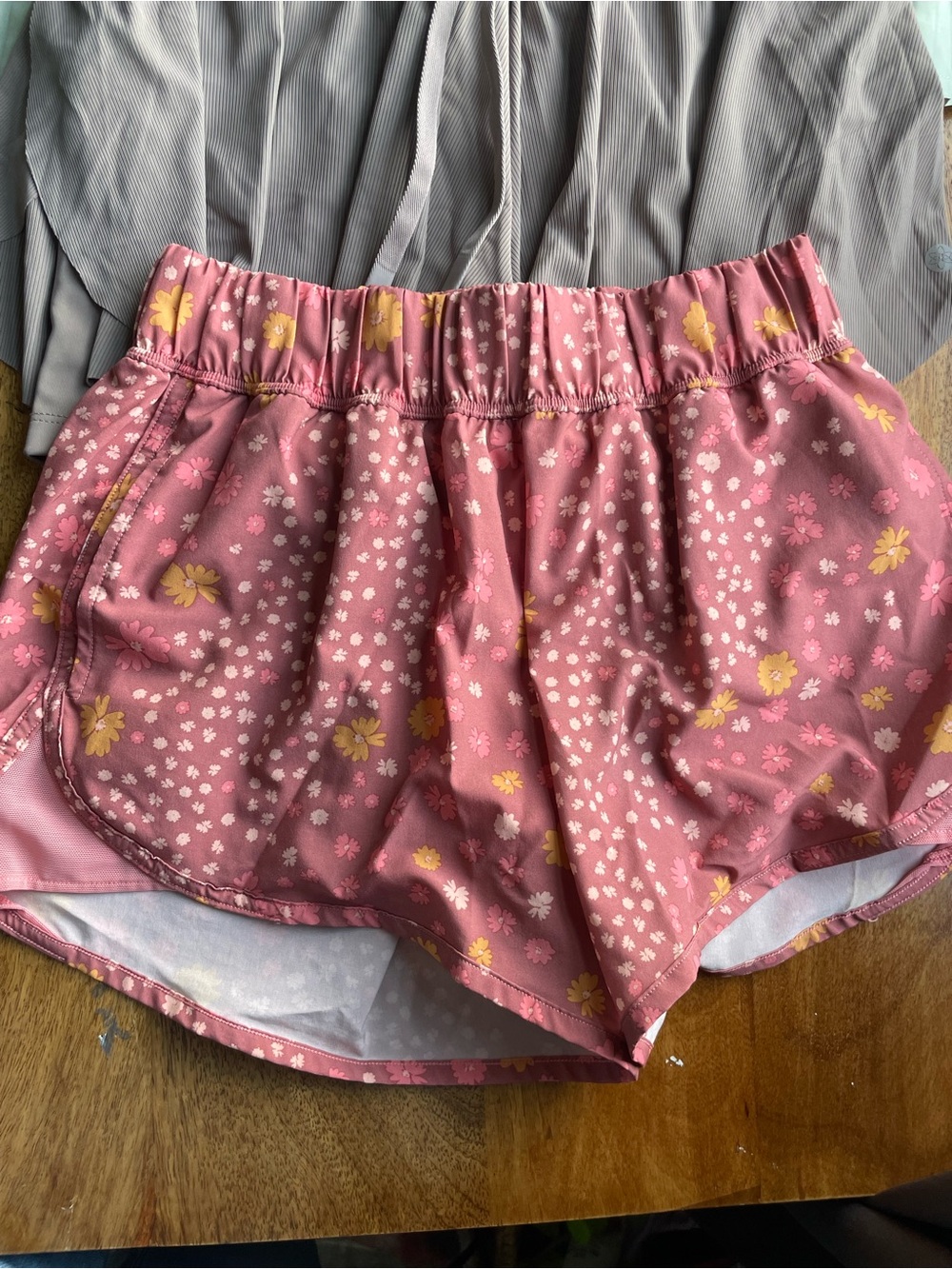 Women’s Athletic bottoms bundle of 4 XS - Picture 7 of 8